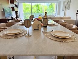 Bolongo 3BR Your Exclusive Oceanfront Escape