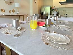 Bolongo 3BR Your Exclusive Oceanfront Escape