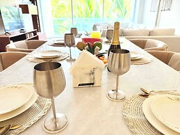 Bolongo 3BR Your Exclusive Oceanfront Escape
