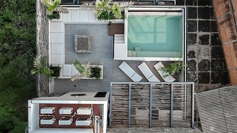 Family Pool and Beach the Perfect Getaway