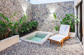 Family Pool and Beach the Perfect Getaway