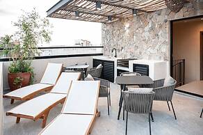 Stylish Double Studio With Equipped Kitchen and Wi-fi