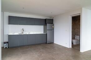 Sea View 2Bed Apt Walk to Beach KBR35
