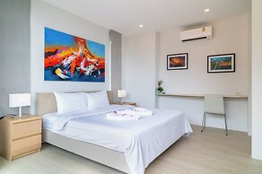 Sea View 2Bed Apt Walk to Beach KBR35