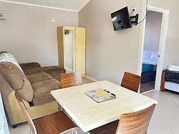 Tropical Hibiscus Caravan Park