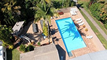 Tropical Hibiscus Caravan Park