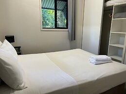 Tropical Hibiscus Caravan Park