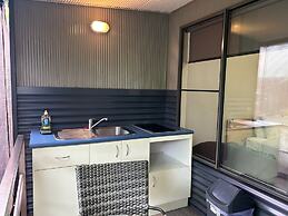 Tropical Hibiscus Caravan Park