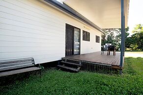 Tropical Hibiscus Caravan Park