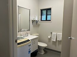 Tropical Hibiscus Caravan Park