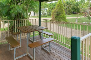 Tropical Hibiscus Caravan Park