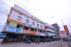 Nalli Plaza