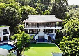 Tropical Viewpoint With Private Pool - Lux Living