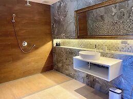 Tropical Viewpoint With Private Pool - Lux Living