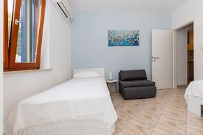Seaview Pool House Mytilus