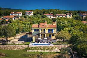 Seaview Pool House Mytilus