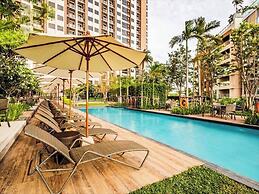 Large High Floor, Best Pool and Awesome Location