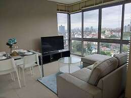 Large High Floor, Best Pool and Awesome Location