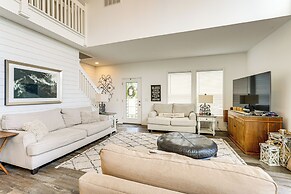 Sleek Getaway on Lake Wawasee w/ Private Dock!