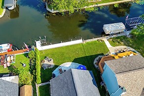 Sleek Getaway on Lake Wawasee w/ Private Dock!