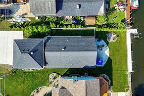 Sleek Getaway on Lake Wawasee w/ Private Dock!