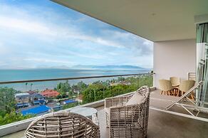 Cozy 2-Bed Apt by the Sea & Beach KBR37