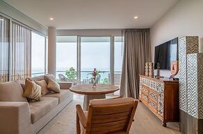 Cozy 2-Bed Apt by the Sea & Beach KBR37