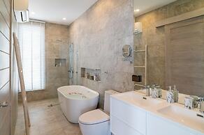 Cozy 2-Bed Apt by the Sea & Beach KBR37