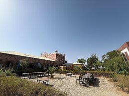 Red Rock Hotel & Restaurant