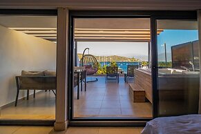 Nakas Suites
