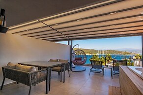 Nakas Suites