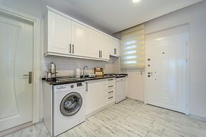 Nakas Suites