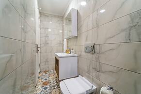Nakas Suites