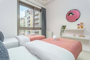 Viva 3-BR Apt in Waterfront Dbayeh