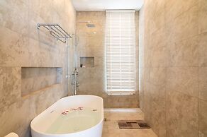 2bedroom TopFloorSeaView apartment KBR39