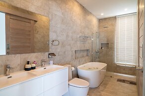 2bedroom TopFloorSeaView apartment KBR39