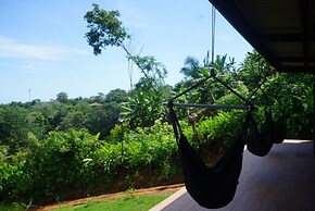 SurfAsana Lodge