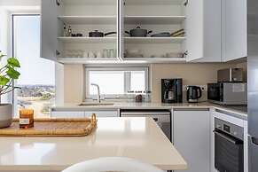 Aelia Chic 2-BR Apt & Balcony in Larnaca