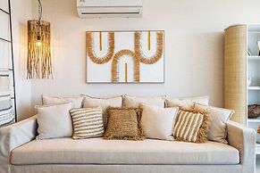 Aelia Chic 2-BR Apt & Balcony in Larnaca