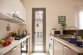 Sioufi - 2-BR Apartment With a Balcony