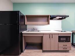 ECHO Suites Extended Stay by Wyndham Springfield Airport PLZ