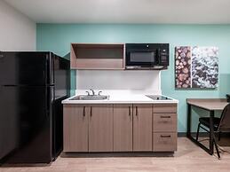 ECHO Suites Extended Stay by Wyndham Springfield Airport PLZ