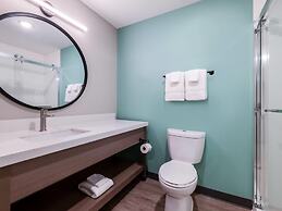 ECHO Suites Extended Stay by Wyndham Springfield Airport PLZ
