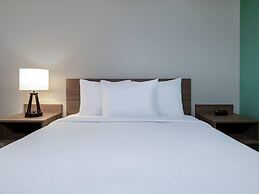 ECHO Suites Extended Stay by Wyndham Springfield Airport PLZ