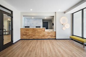 ECHO Suites Extended Stay by Wyndham Springfield Airport PLZ