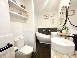 Hayes Haven Bunbury Escape