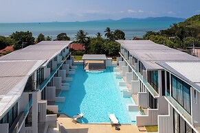 Unique Townhouse Pool Slide Access