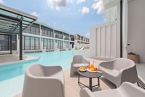 Unique Townhouse Pool Slide Access