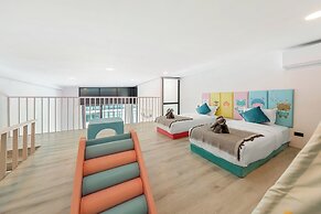 Unique Townhouse Pool Slide Access