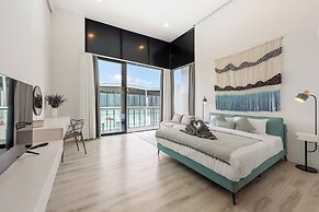 Unique Townhouse Pool Slide Access